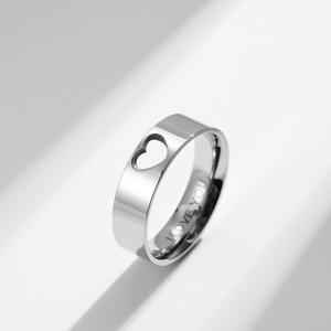 チタン鋼 ハート型 中空 カップルリングセット レイヤードリング カップルのプロポーズ 婚約指輪 ギフト - Product Image 2