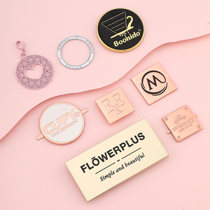 Étiquettes métalliques personnalisées à coudre pour vêtements, accessoires de mode gravés avec logo de marque sur mesure pour maillots de bain et vêtements - Product Image 3