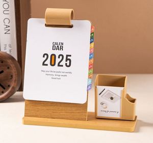 Set de Regalo Empresarial de Plástico 2025, Promocional Temático con Impresión en Relieve, Solución Práctica para Escritorio, Calendario de Escritorio con Portaplumas - Product Image 6