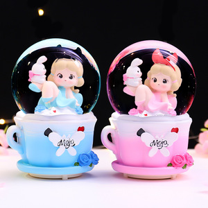 Adorable Bola de Cristal con Diseño de <span class=keywords><strong>Alina</strong></span>, Decoración Luminosa Giratoria para Mesa, Regalo Navideño para Amigos y Mejores Amigos - Product Image 4