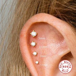 Boucles d'oreilles clous simples à quatre griffes en argent sterling S925, très vendues, pour cartilage, à tête plate et à filetage - Product Image 3