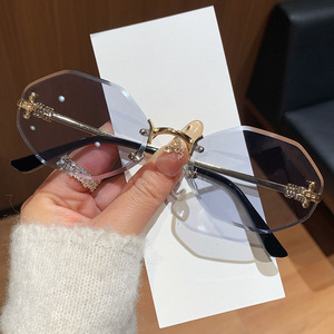 Irregular Polygonal Frameless <b>Sunglasses</b> Metal Gold UV400 Women Fashion Retro Sun Protection - Product Image 4