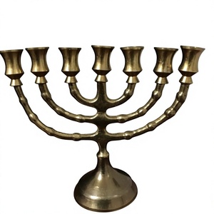 Candelabro Menorah de 7 Brazos Estilo Vintage, Artesanía en Metal, Portavelas Decorativo de Lujo para Decoración de Bodas y Eventos - Product Image 1