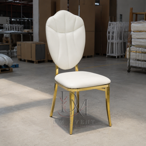 Silla de Boda Decorativa de Acero Inoxidable Dorado con Respaldo de Pétalos de Tulipán y Cojín Blanco para Bodas y Eventos - Product Image 2