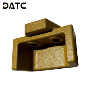 Los más vendidos: Nuevo bastidor de oruga con guía de bogie 17M-30-67132 17M3067132 para excavadora D275A-5, piezas de repuesto para maquinaria de construcción. - Product Image 1