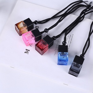 Botella de Perfume de Vidrio Colgante para Coche, Difusor de Fragancia, Esencial para Vehículos, Vacía, de Colores Surtidos, Venta al por Mayor - Product Image 3