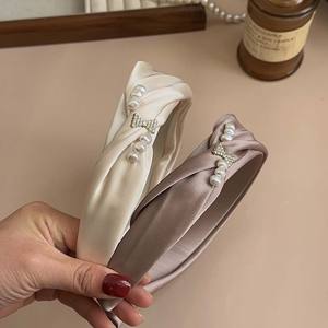 عصابة رأس نسائية لؤلؤية جديدة بعصابة رأس فراشة بحافة واسعة دبوس شعر عالي الجمجمة غطاء رأس فرنسي من الساتان عالي الجودة - Product Image 5