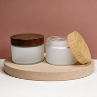 Emballages cosmétiques en verre imprimé : pots à crème, flacons compte-gouttes pour sérum, pots cosmétiques pour salle de bain, coiffeuse et salon de beauté