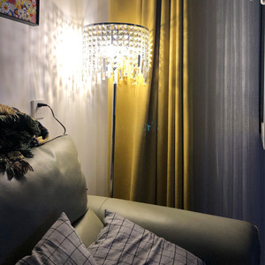 Lámpara de Pie de Cristal K9 de Diseño Italiano Personalizado, Moderna y Lujosa para Sala de Estar o Dormitorio, Lámpara de Mesa Desmontable, Fábrica de Zhongshan - Product Image 3