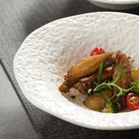 Bol à salade en céramique blanche texturée martelée, bord ondulé, en porcelaine, pour restaurant, décoration de table de cuisine occidentale, cadeau