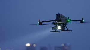 โดรน Universal Matrice 400 RTK พร้อม LiDAR หมุนได้ในตัวและเรดาร์ MmWave สำหรับการตรวจจับสิ่งกีดขวางระดับสายไฟฟ้า M400 RTK - Product Image 4