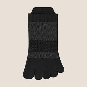 Chaussettes en coton de haute qualité de couleur unie pour filles avec 5 orteils Chaussettes à cinq doigts avec logo personnalisé pour femmes - Product Image 3