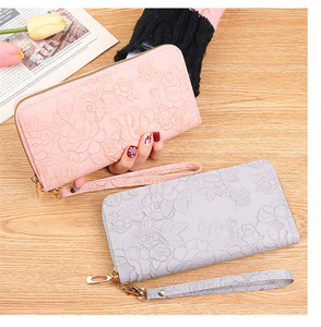 Vendita calda borsa pochette con cerniera in pelle sintetica in rilievo <span class=keywords><strong>porta</strong></span> <span class=keywords><strong>carte</strong></span> floreale lungo portafoglio <span class=keywords><strong>donna</strong></span> - Product Image 5