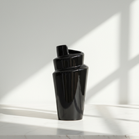 Vase à fleurs en céramique noir et blanc, design géométrique sculptural, finition brillante, accent d'intérieur moderne ARM LVG