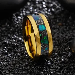 Poya perhiasan dipalu meteorit hijau Opal berlapis emas grosir disikat Tungsten cincin tatahan