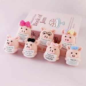 Cerdo Adornos de dibujos animados lindos Hilo Crochet Producto terminado Expresiones divertidas Tarjeta de energía positiva Muñeca Linda - Product Image 1