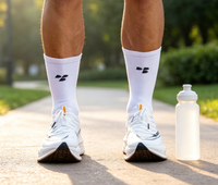 Chaussettes de course à compression blanches mi-mollet avec bord côtelé, soutien de la voûte plantaire, respirantes, pour athlètes, marathon, amorti, hommes et femmes, lot
