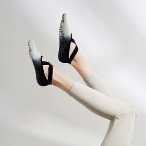 Custom New Gradient Strap Yoga Socks Anti-slip Professional Women's Five-finger Socks Suitable for <b>Pilates</b> - Product Image 2