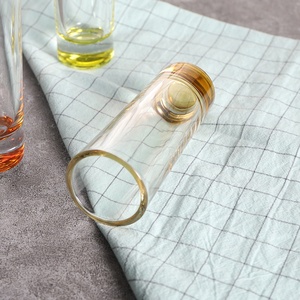 Cadeaux de fête des pères Cuisine Verres à liqueur amusants Cadeau de pendaison de crémaillère Verres à liqueur <span class=keywords><strong>Tequila</strong></span> avec base colorée Barware Whisky Shot Glass - Product Image 3