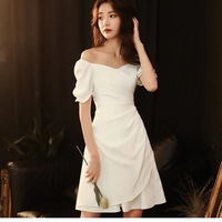 Nouvelle robe blanche pour filles