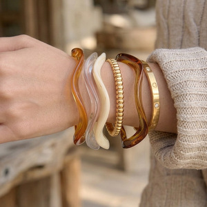 Acrylic Resin Wave Bracelet Geometric Women's Fashion Bangle Light Luxury Style 2-Piece - Product Image 3