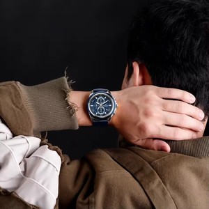 NAVIFORCE 8073 Orologio da Polso Maschile di Lusso Creativo con Display Automatico del Calendario, Cronografo in Pelle, Argento e Blu - Product Image 2