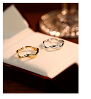 Anillo Glowluxe Minimalista con Diseño en Espiral, Chapado en Oro, Plata de Ley 925, Anillo Elegante y Moderno para Mujer, Joyería