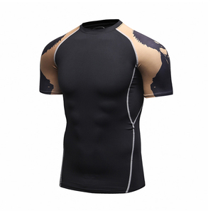 Chemises de compression unisexes à manches courtes et col rond avec protection UPF50+, écologiques et respirantes - Product Image 1
