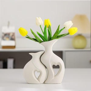 Jarrón <span class=keywords><strong>de</strong></span> Flores al por Mayor <span class=keywords><strong>para</strong></span> <span class=keywords><strong>Regalos</strong></span>, Jarrón <span class=keywords><strong>de</strong></span> Resina Nórdico con Forma <span class=keywords><strong>de</strong></span> Corazón, Decoración <span class=keywords><strong>de</strong></span> Mesa, Decoración <span class=keywords><strong>para</strong></span> <span class=keywords><strong>el</strong></span> Hogar, Hotel, Boda, Regalo, Decoración del Hogar - Product Image 1