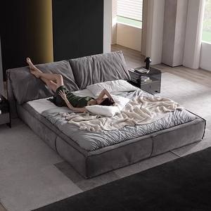 VENTE FLASH Lit minimaliste italien avec tête de lit incurvée surdimensionnée, revêtement texturé mat, profil bas, plateforme, king size, queen size, principal - Product Image 2