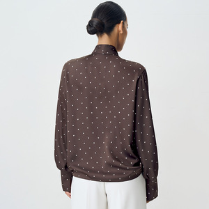 Chemise élégante à pois pour femmes, en satin, manches longues, col à nouer, tenue de bureau, coupe ajustée - Product Image 4