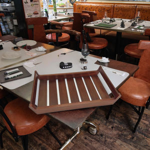 Bandeja de té de madera sostenible hecha a mano de diseño clásico, elegante, apto para lavavajillas y microondas para uso en el hogar y la Cafetería - Product Image 1