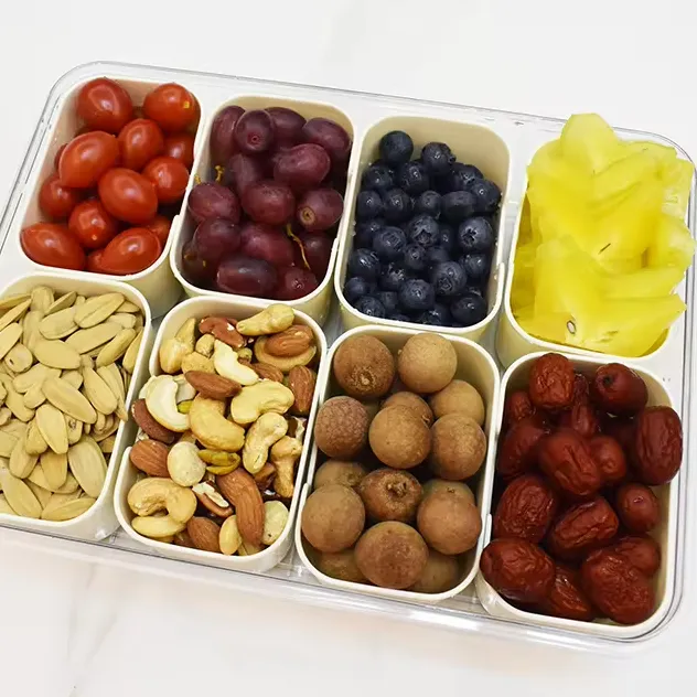 Plateau de service divisé avec couvercle et poignée-Snackle Box Charcuterie Container for Portable Snack Platters