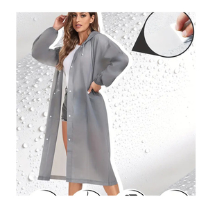 أزياء ملابس واقية من المطر بدلة سفر مقاومة للماء خفيفة الوزن بالجملة طباعة مخصصة للاستعمال مرة واحدة شعار مخصص معطف واق من المطر قابل للطي - Product Image 3