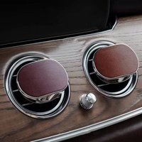 Usine directement diffuseur de voiture en cuir parfum de voiture de luxe pince pour bouche d'aération aromathérapie de voiture personnalisée