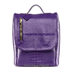 Logotipo personalizado púrpura de lujo de cuero de cocodrilo Hombres Mujeres Duffel Weekender bolsa de viaje y conjunto de mochila - Product Image 2
