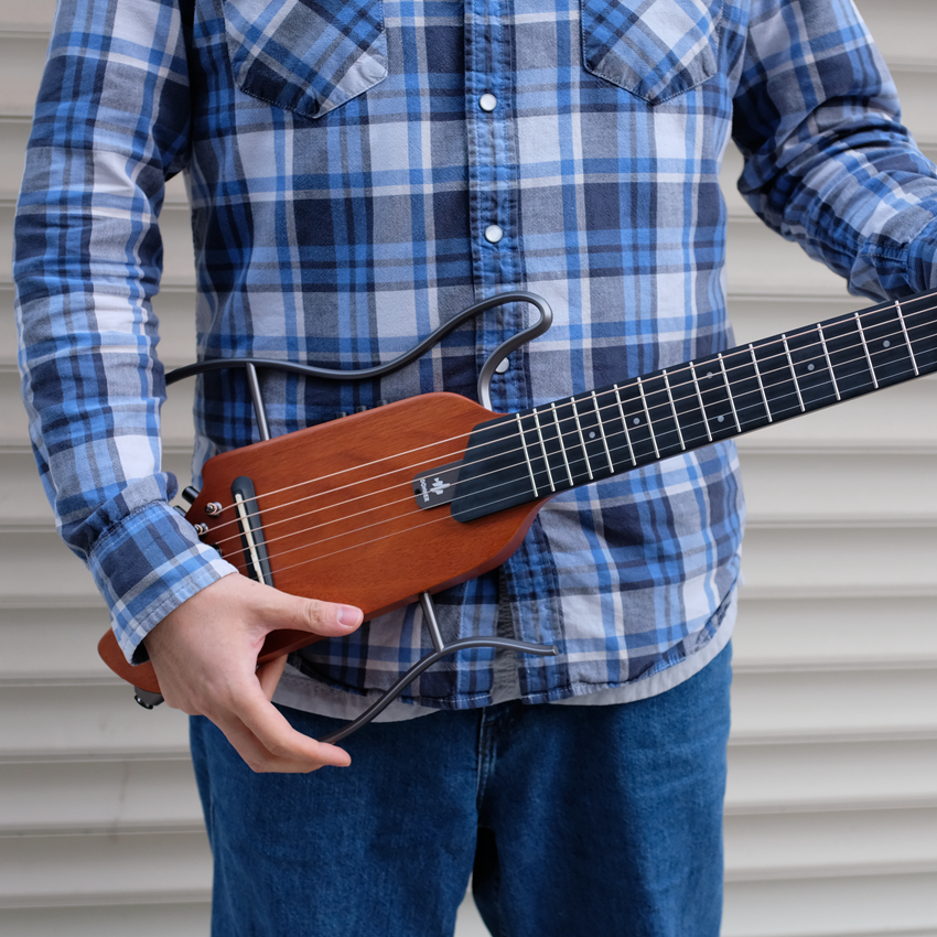 ドナートラベルギター、HUSH-Iヘッドレスサイレントギター