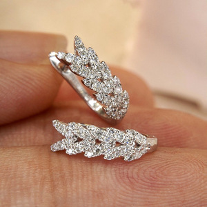 Pendientes de Oreja con Diseño de Hoja de Trigo para Mujer, Diseño Delicado y Elegante, Joyería Versátil para Oficina y Uso Diario - Product Image 3