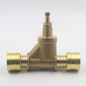 Valvola di arresto maschio PEX in ottone da 25 mm con superficie placcata per <span class=keywords><strong>tubi</strong></span> PEX a innesto a pressione per acqua - Product Image 2