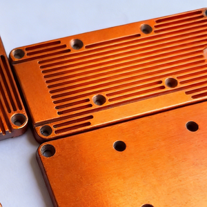 Op maat gemaakte CNC-bewerkte aluminium behuizing voor precisie elektronische componenten voor automatisering - Product Image 3