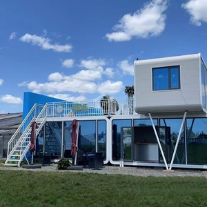 Maison préfabriquée modulaire en bois de pommier écologique avec énergie solaire, imperméable et résistante au vent, idéale pour les boutiques, les maisons d'hôtes et les locations - Product Image 1