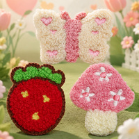 Patchs brodés mignons en forme de champignon, fraise et papillon, à thermocoller pour vêtements, sacs, chapeaux et accessoires DIY