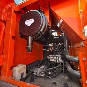 Excavatrice sur chenilles compacte Doosan DX300 d'occasion, poids en ordre de marche de 30 tonnes, capacité de la benne de 1,1 m³ - Product Image 2