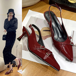 New Fashion Sexy <b>Closed</b> <b>Toe</b> Plus Size MidHeel <b>Sandals</b> for Women With Chain Design - Product Image 1