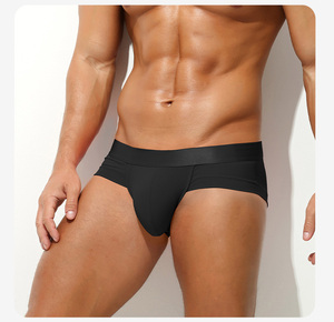 Calzoncillos de Algodón y Elastano Personalizados para Hombre, de Talle Bajo con Bolsa en U, Hechos con Fibra Regenerada, Empaquetados en Bolsa con Bolsa en U - Product Image 3