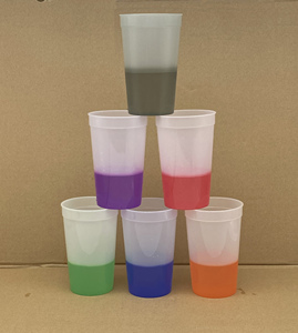 Vasos de Plástico Mágicos que Cambian de Color, 16 oz, para Estadios - Product Image 4