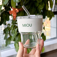 Vente en gros OEM Tasse personnalisée en verre épais, forme dôme vintage ambrée, pour thé, café et restaurant, avec couvercle, paille et manchon isolant