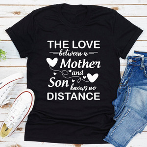 T-shirt l'amore tra una madre e un figlio non conosce la distanza - Product Image 1