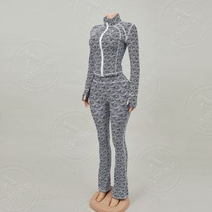 Vêtements personnalisés pour femmes, veste mince à manches longues imprimée avec fermeture éclair, ensemble de 2 pièces de vêtements de sport et de remise en forme non transparents - Product Image 4