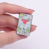 En gros : Épingles en métal à motifs de dessins animés, Badges créatifs vintage de la série Tarot Bohème, Accessoires broches en émail créatives pour vêtements et sacs